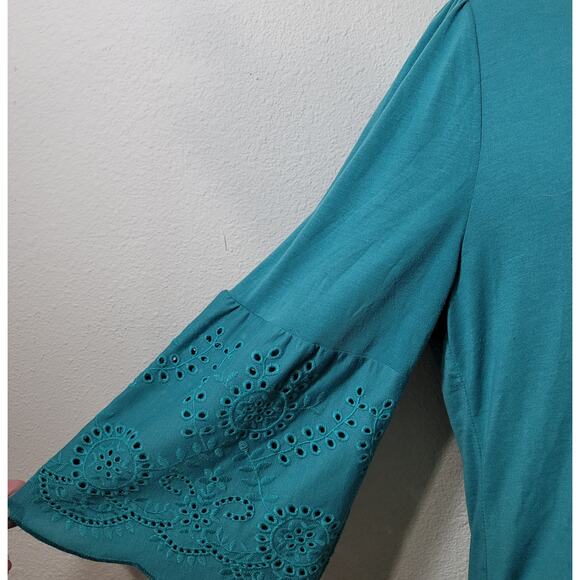 Time And Tru Teal Eyelet Bell 3/4 Sleeves Top XL Lightweight Soft Stretchy Flowy - Picture 2 of 6